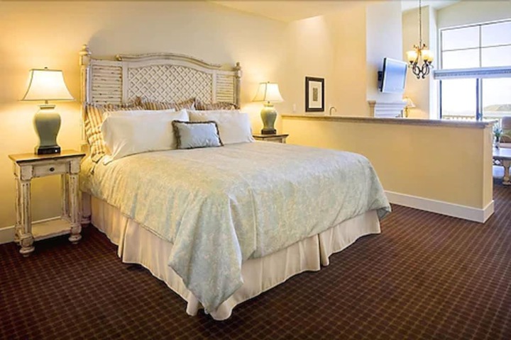 Room 8 of 48