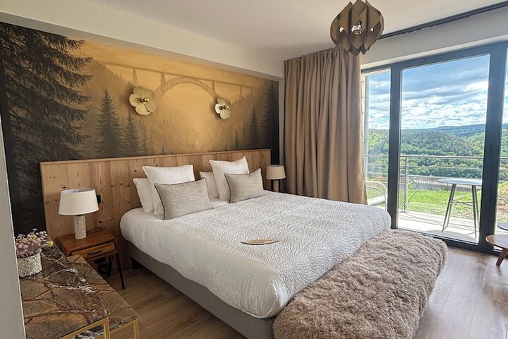 Room 9 of 30