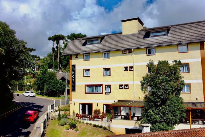 Hotel Golden Hills