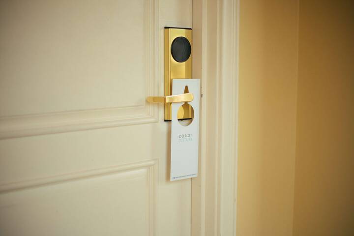 Room 6 of 78