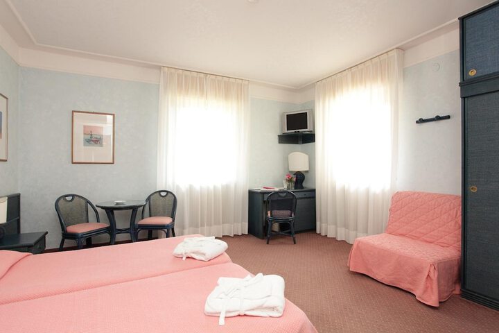 Room 9 of 54