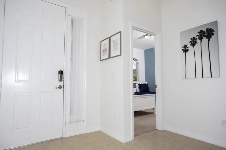 Room 3 of 28