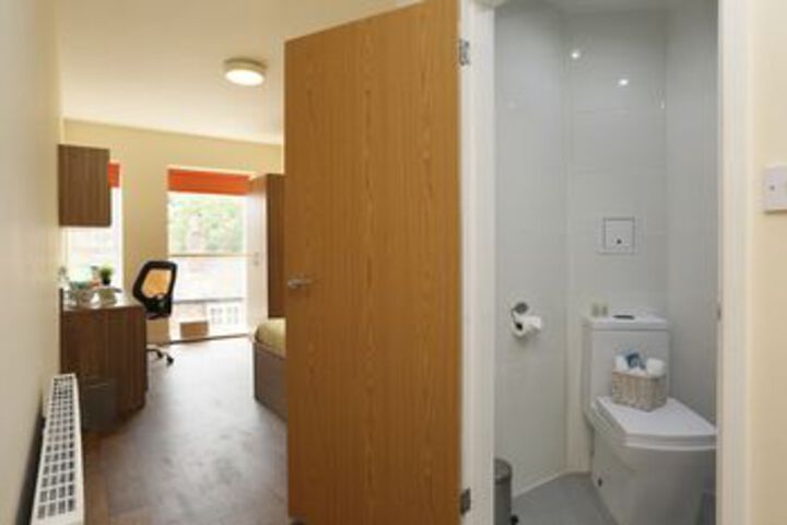 Room 11 of 12