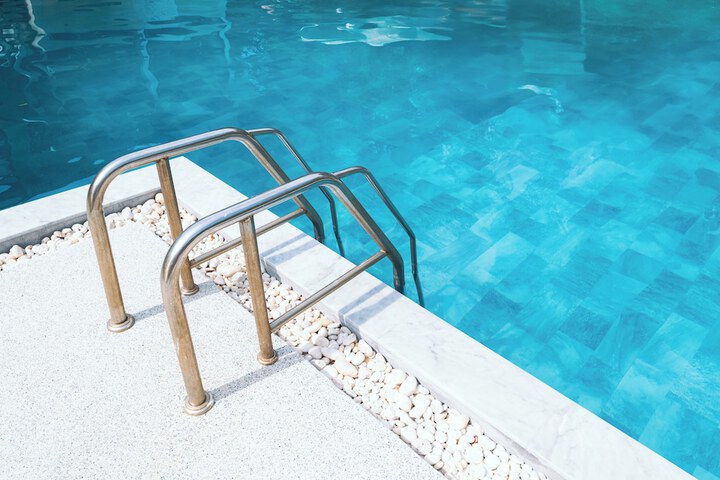Pool 25 of 47