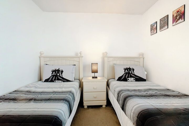 Room 2 of 41
