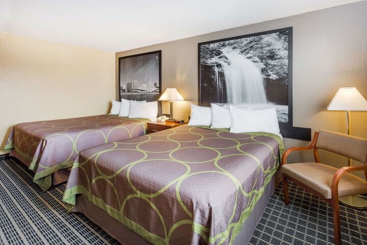1 Queen Bed Mobility Accessible (5 of 15)