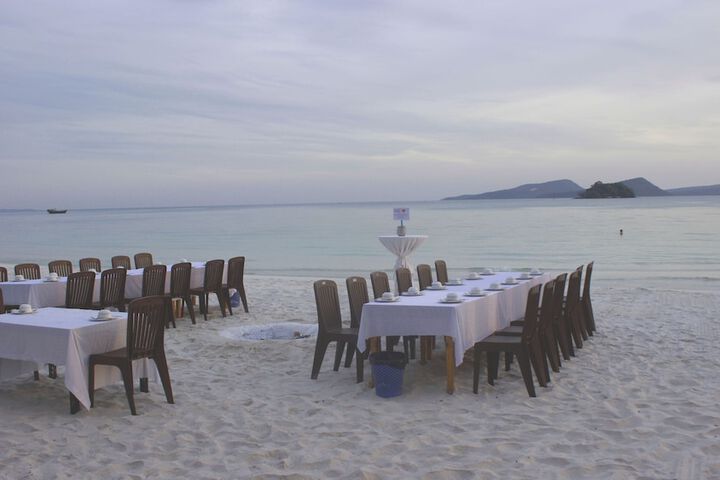 Dining 26 of 36