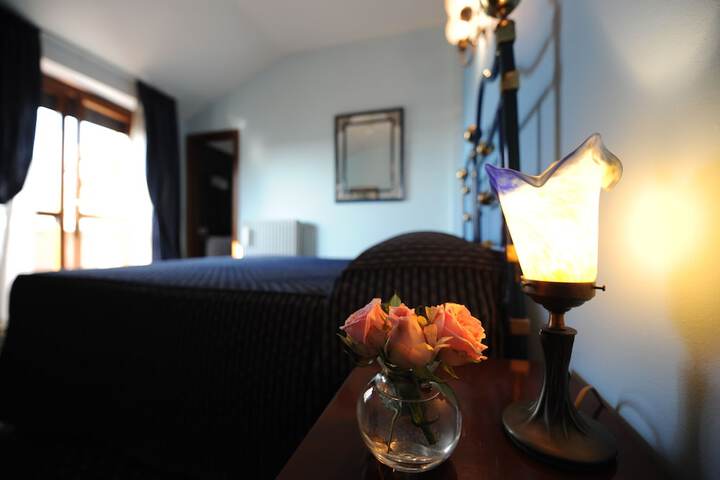 Room 10 of 42