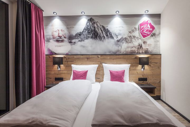 Room 3 of 12