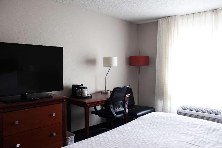 2 Double Beds (3 of 9)