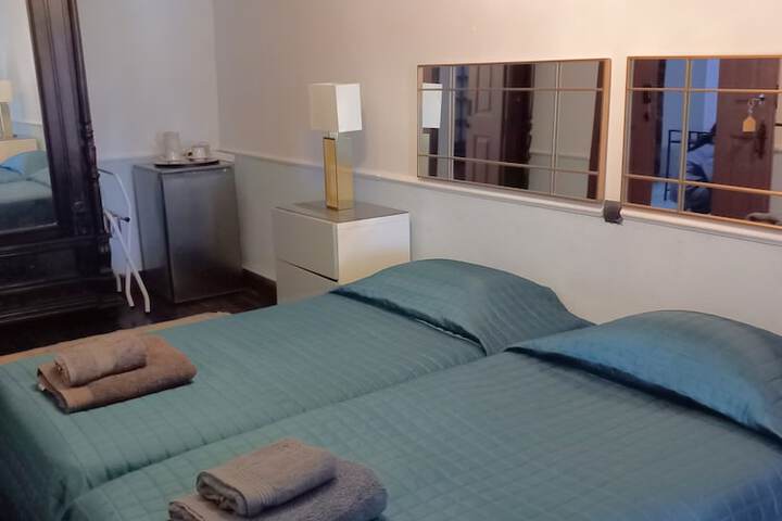 Room 12 of 48