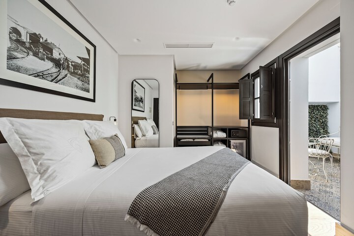 Room 11 of 26