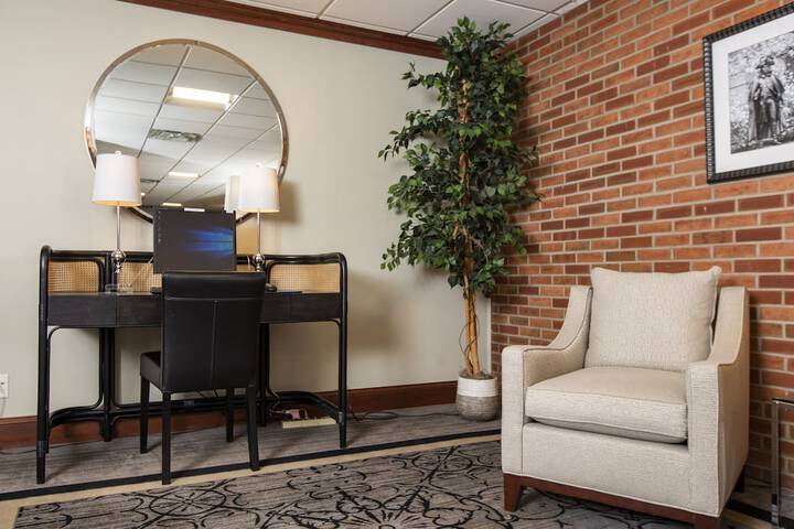 Business Center 39 of 43