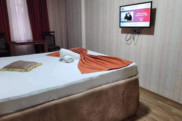 Room 15 of 105