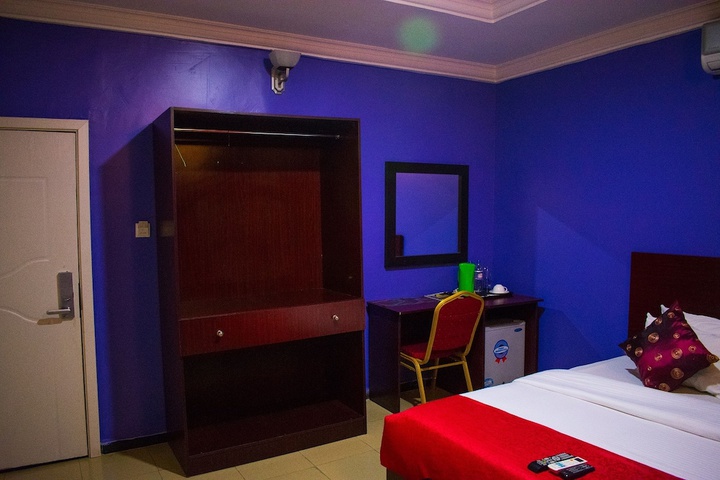 Room 21 of 68