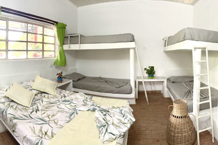 Room 7 of 16