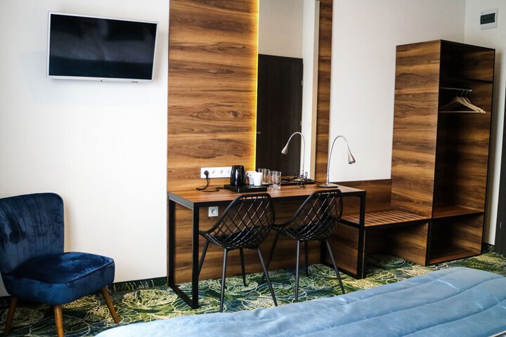 Room 8 of 24