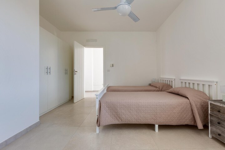 Room 10 of 49