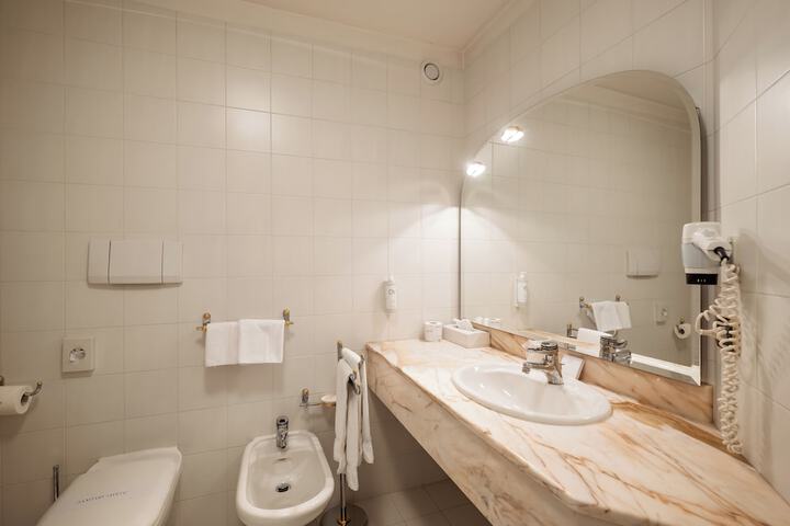 Room 45 of 145