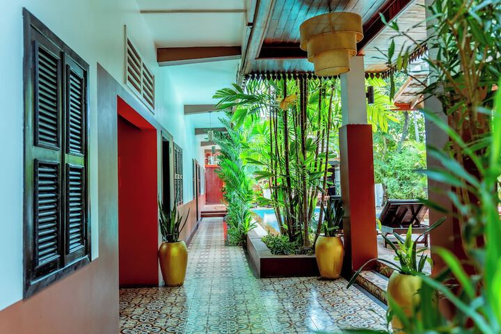 Hotel Exterior 52 of 61