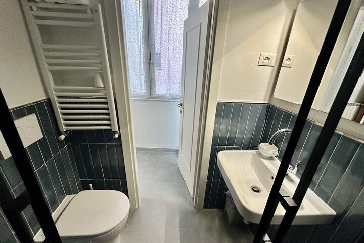 Room 172 of 190