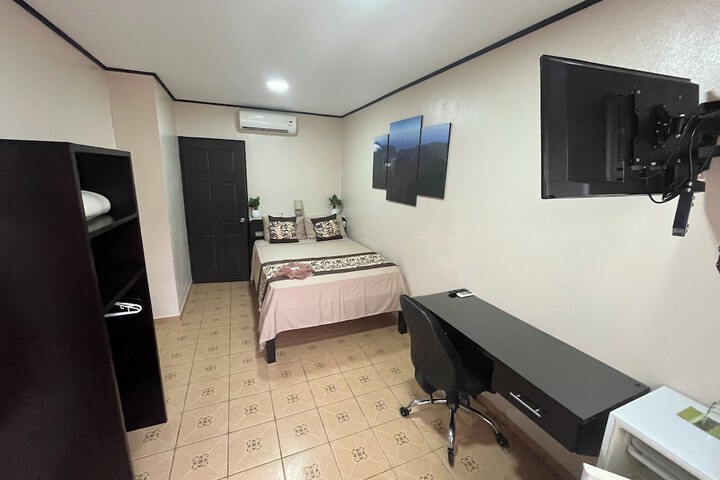 Room 11 of 21