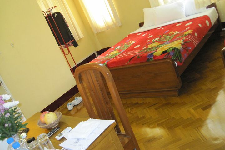 Room 10 of 36