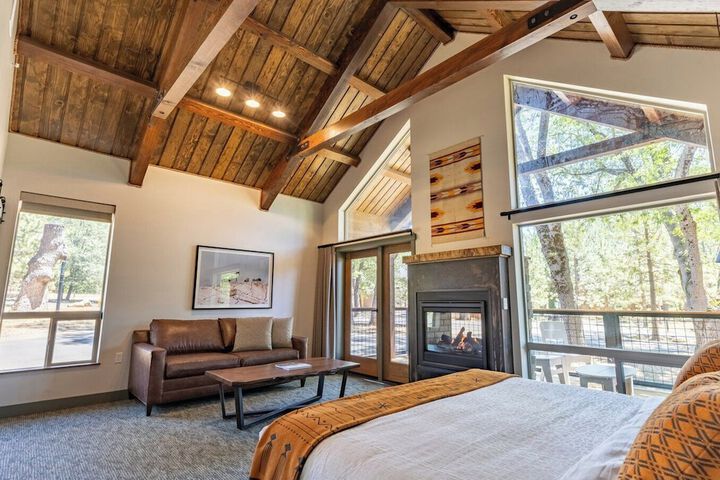 1 Bedroom Cottage King Bed Sofa (13 of 34)