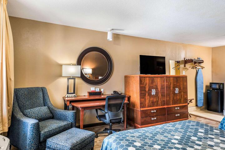 2 Double Beds (10 of 11)