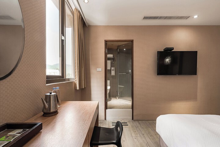Room 30 of 65