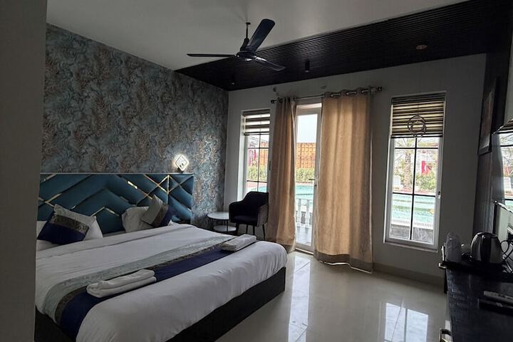 Room 17 of 32