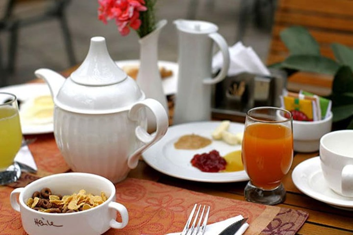 Breakfast/Coffee Service 73 of 98