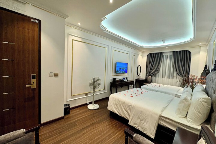Room 47 of 165