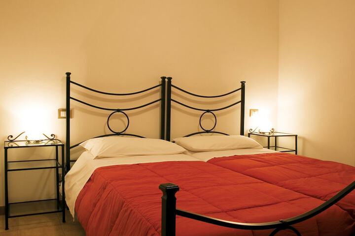 Room 7 of 32