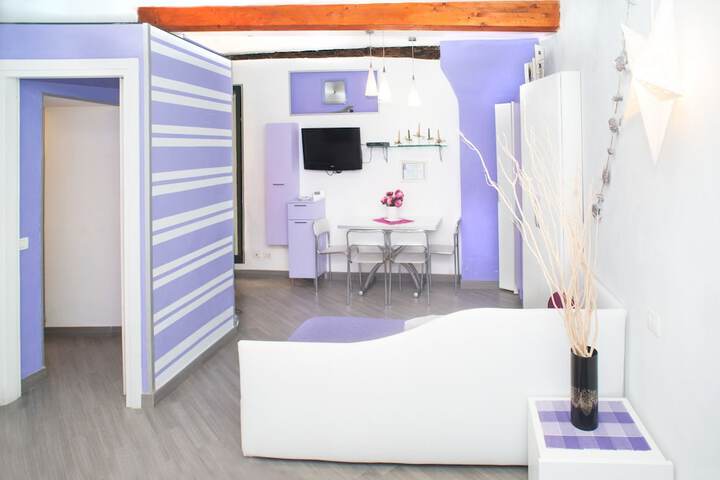 Room 11 of 25
