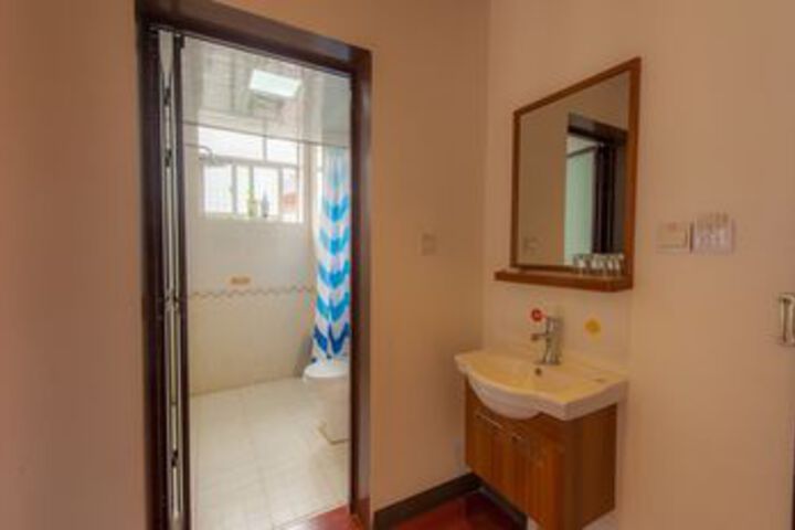 Room 3 of 21