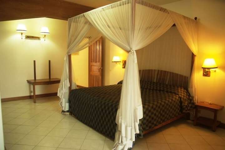 Room 6 of 26