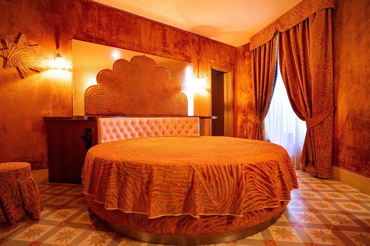Room 35 of 149