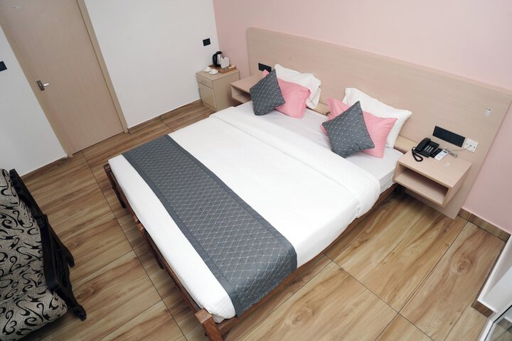 Room 3 of 49