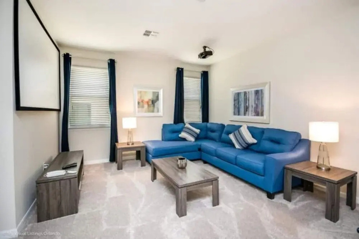 Room 6 of 25