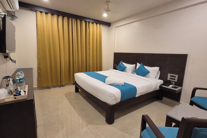 Room 17 of 36