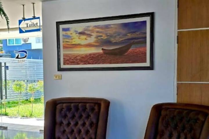 Guest Lobby