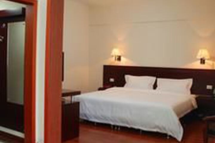 Room 18 of 43