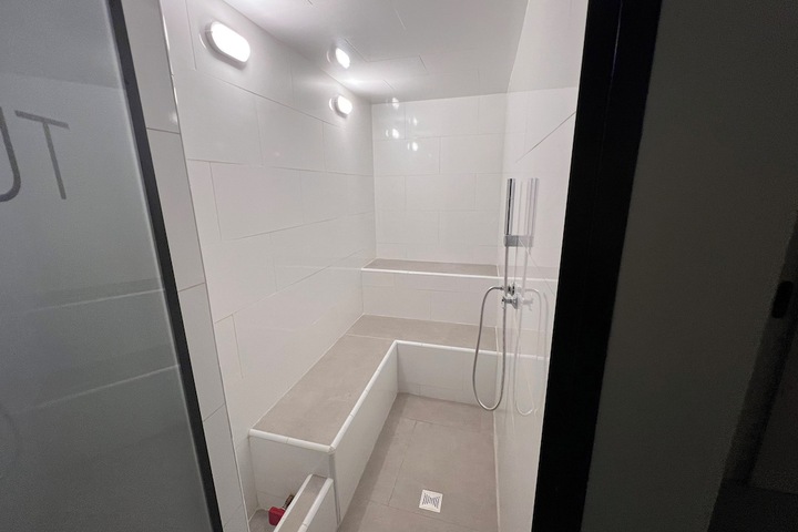 Room 95 of 114