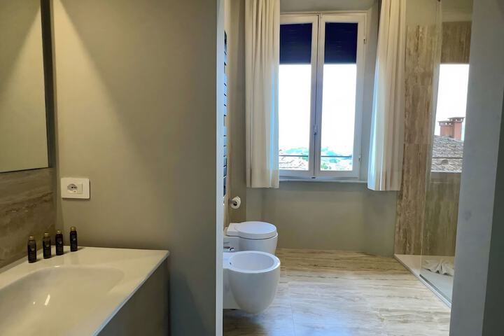 Room 105 of 139