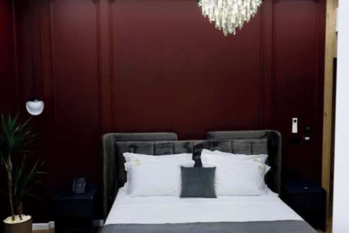 Room 17 of 35