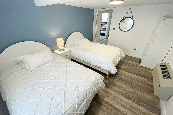 Room 40 of 144