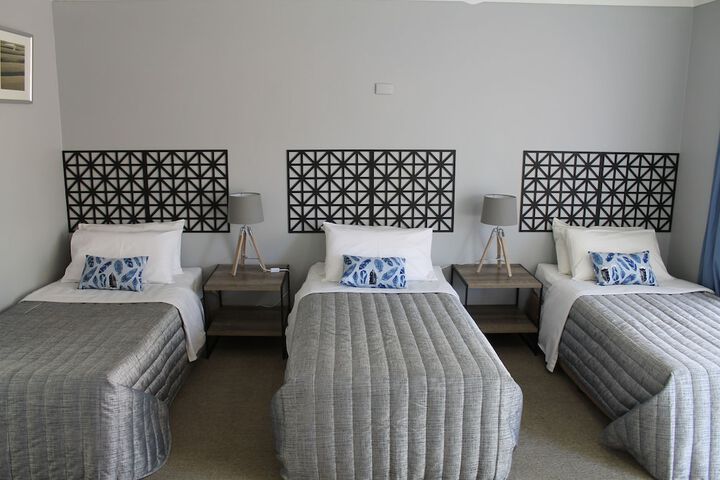 Room 12 of 76