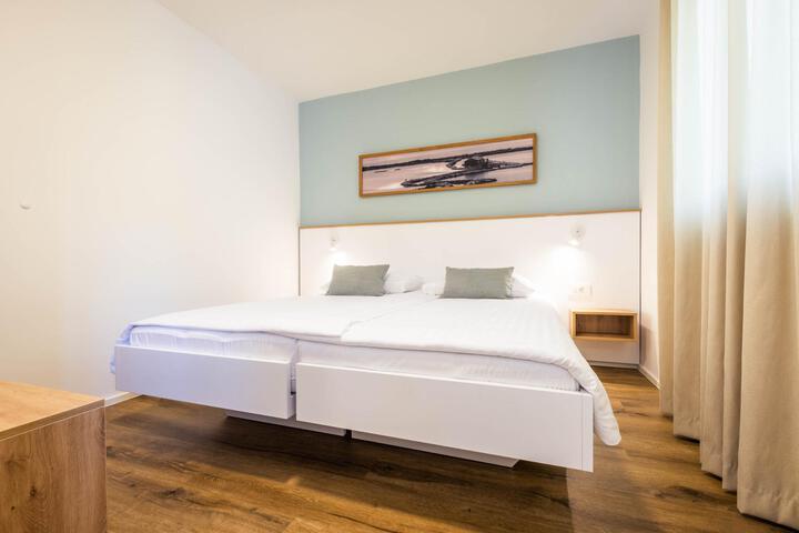 Room 4 of 29