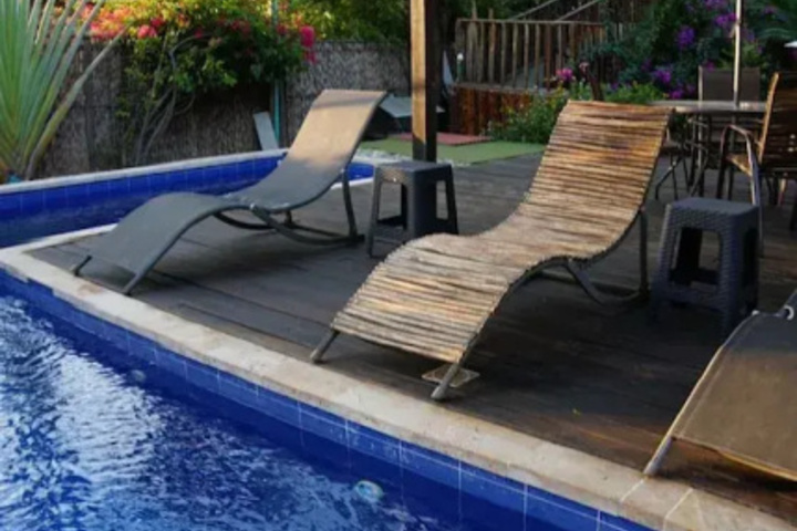 Pool 12 of 17